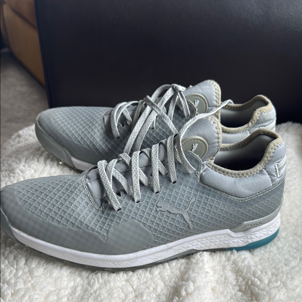 Puma Light Gray golf shoes